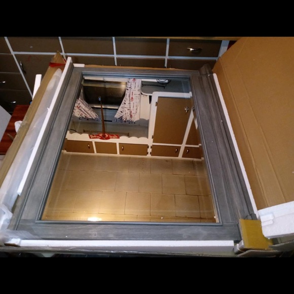 Brand new in the box sit on top dresser mirror - Picture 2 of 3